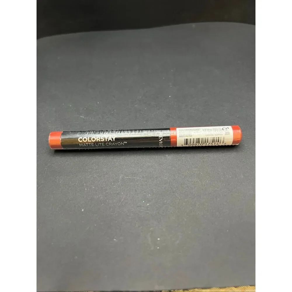 New Sealed Revlon Colorstay Matte Lite Crayon 008 She's Fly